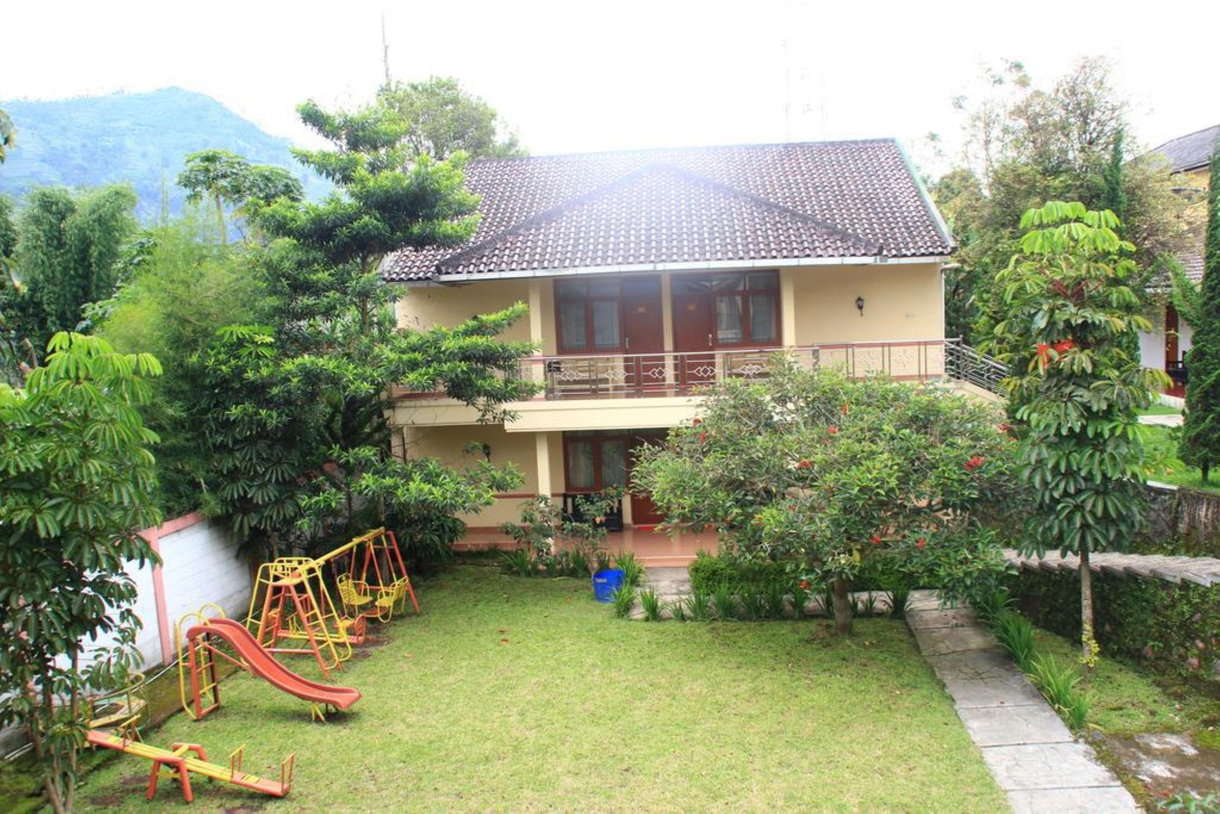 Narima Resort Hotel Lembang Exterior photo